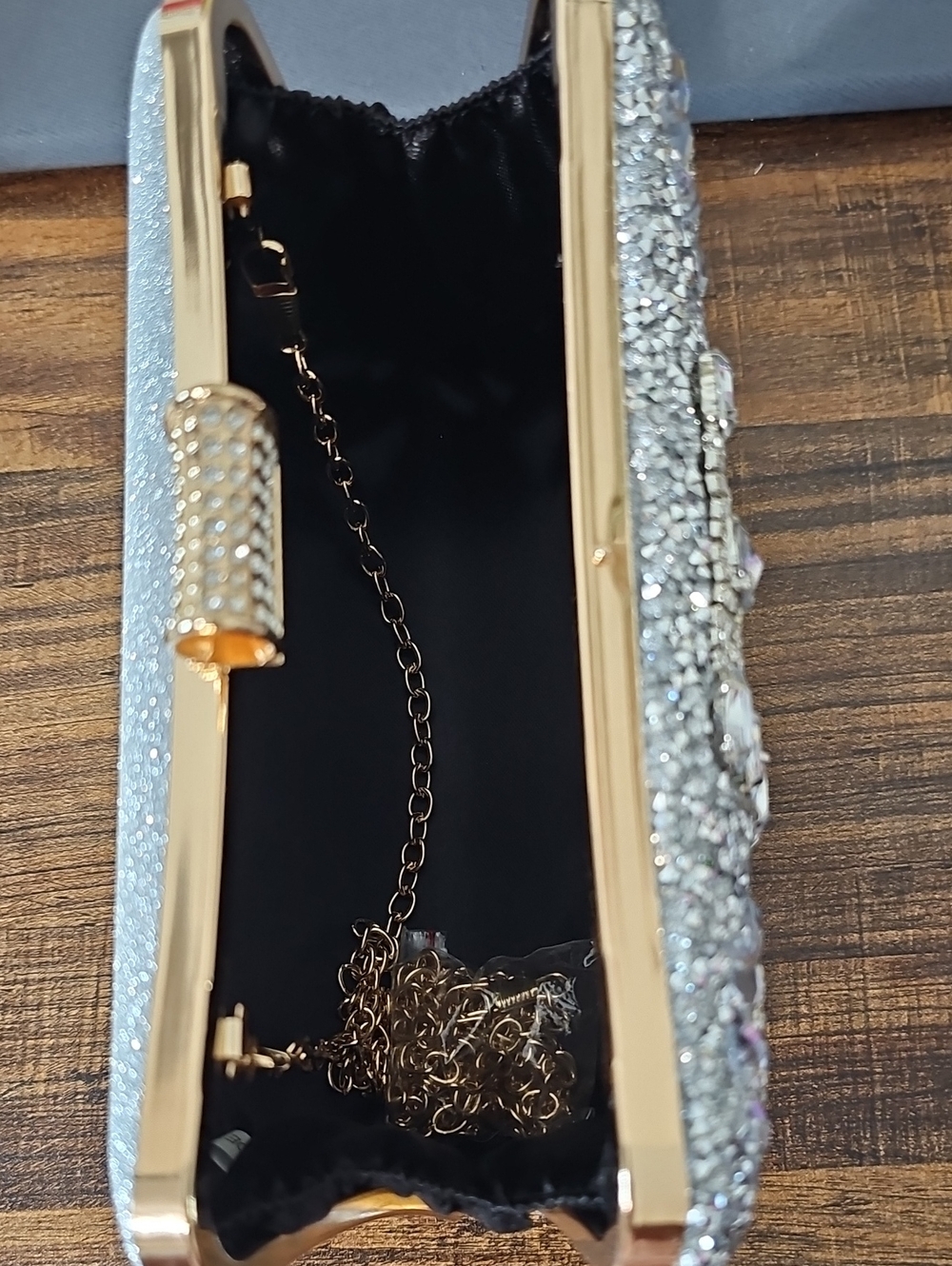 Sassified Boutique Nwt Silver Crystal Embellished Evening Clutch - Picture 5 of 5